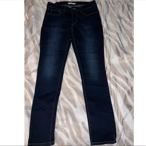 Levi Womens 711 Skinny Jeans